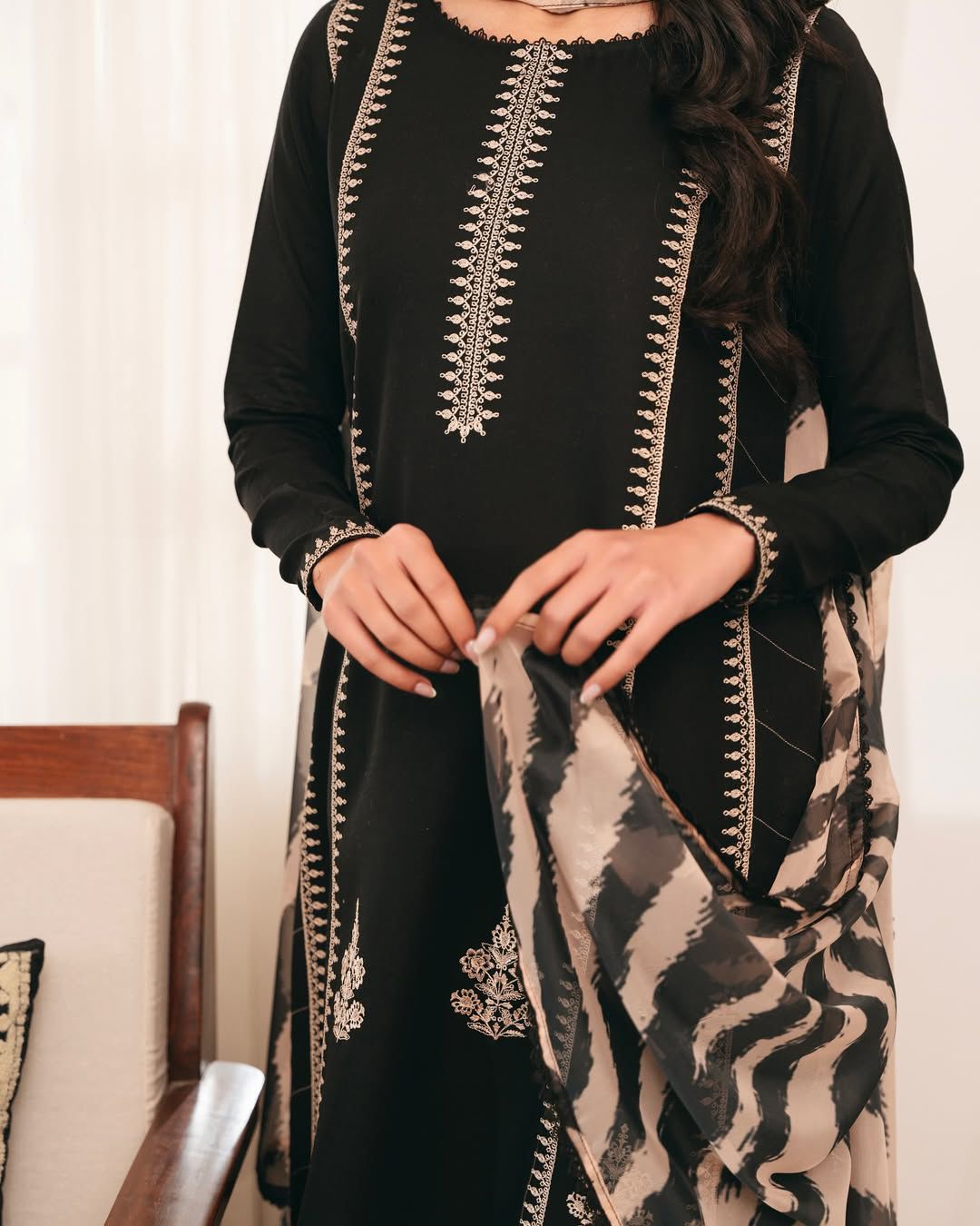 URGE – Pure Lawn 3-Piece Embroidered Suit for Women